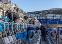 Jena Fans Schleppen 600 Sitze Aus Stadion 00